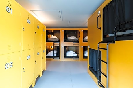 Bed in 18-Bed Mixed Dormitory Room