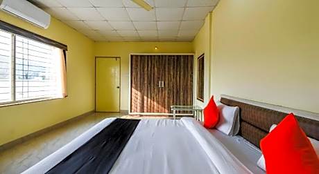 Collection O 64849 Dwarka Lodge