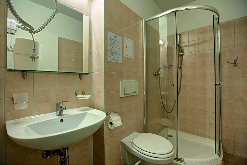 Hotel Pension Bernstein am Kurfürstendamm