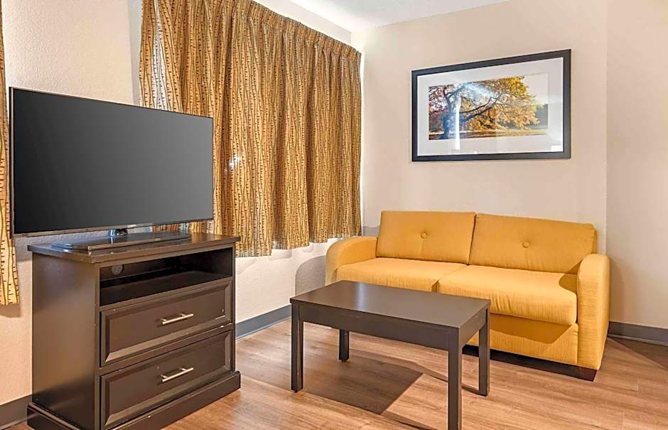 Extended Stay America Suites - Cincinnati - Blue Ash - Reed Hartman