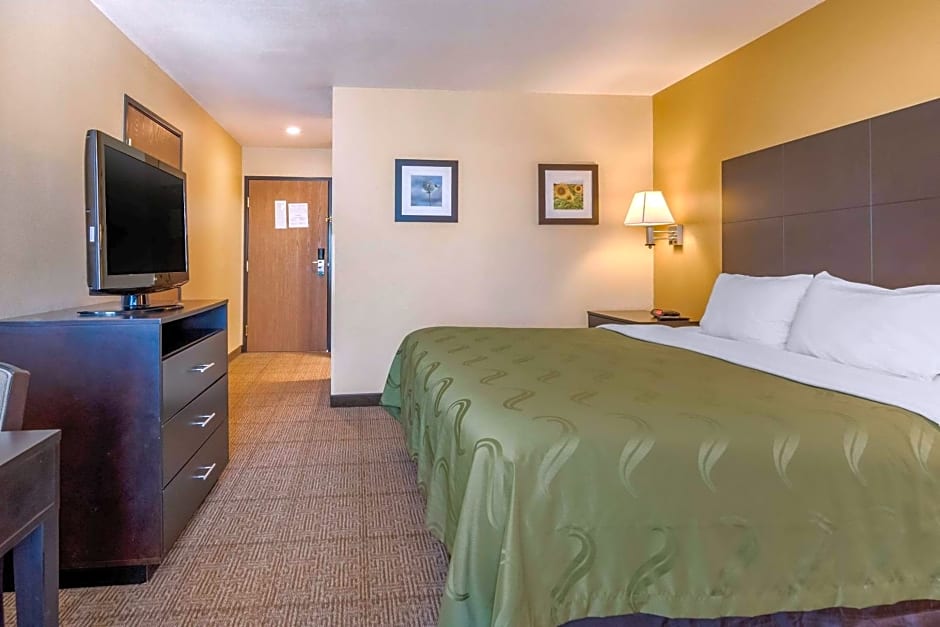 Quality Inn & Suites Lenexa Kansas City