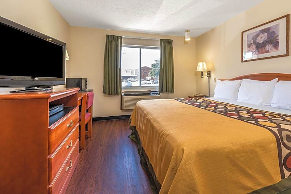 Super 8 by Wyndham Denton