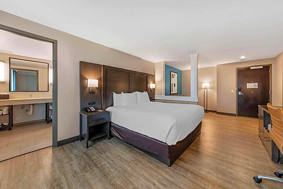 Comfort Inn & Suites Miami International Airport