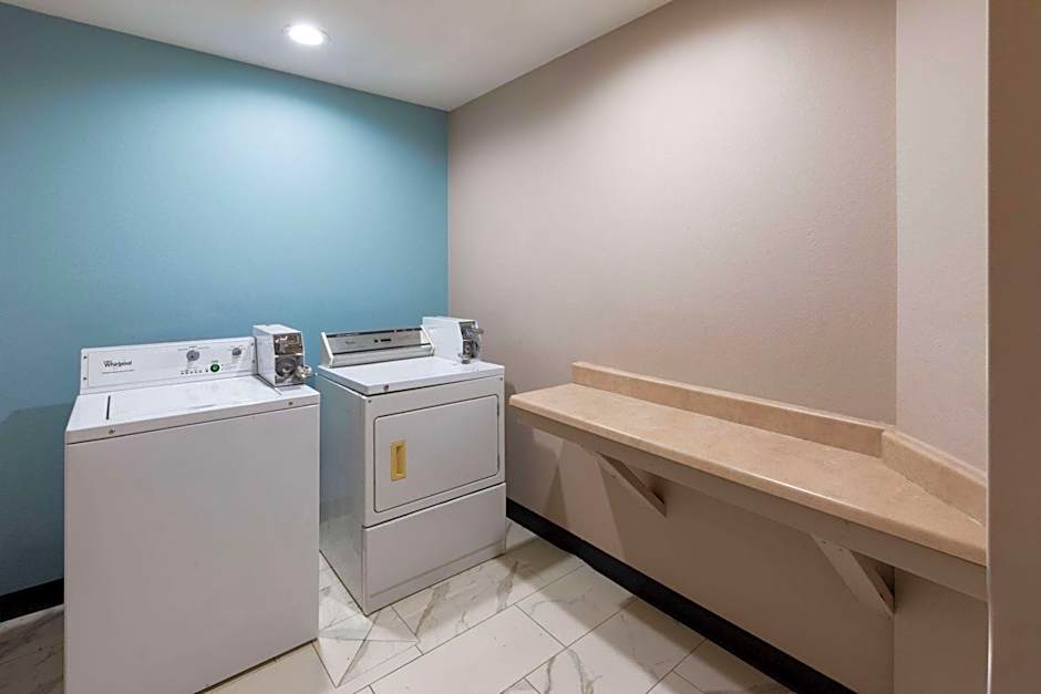 Super 8 by Wyndham Lubbock West