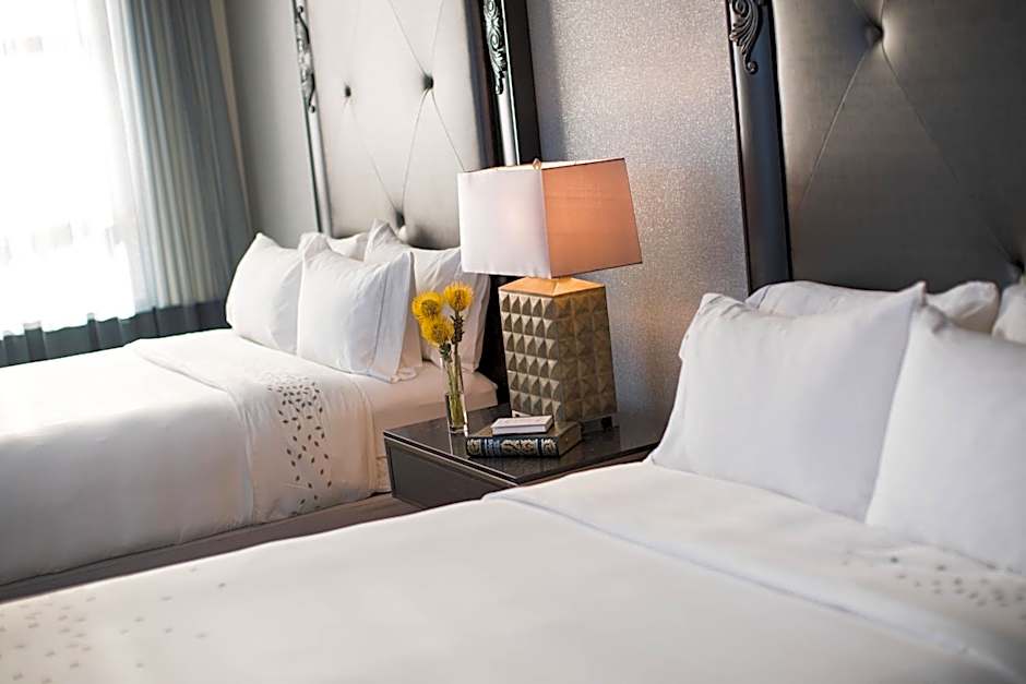 Renaissance by Marriott Pittsburgh Hotel