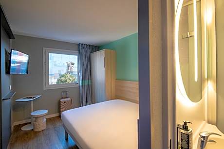 Standard Double Room with one Queen Bed