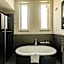 Amadomus Luxury Suites