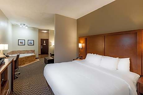 King Bed, Suite, Nonsmoking, Upgrade