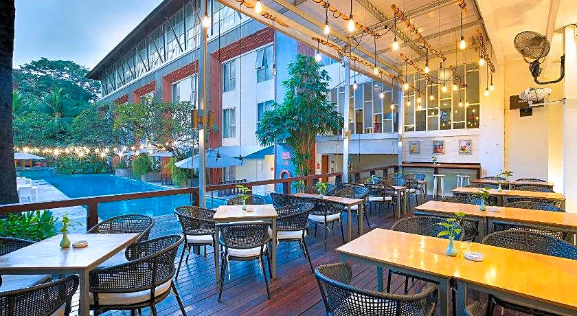 Harris Hotel & Residences Sunset Road