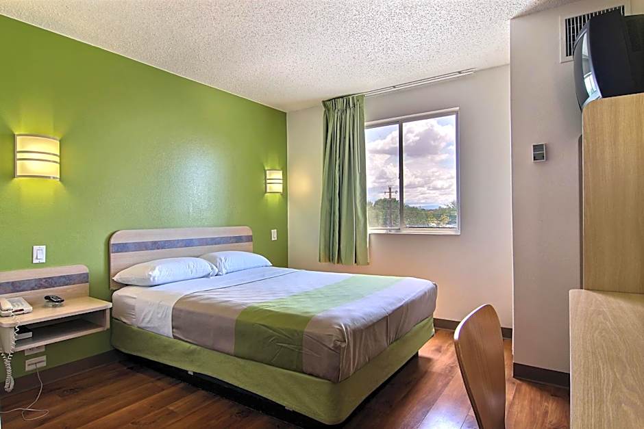 Motel 6-Albuquerque, NM - North