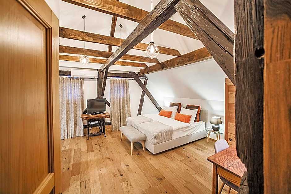 Hotel Pok Garni