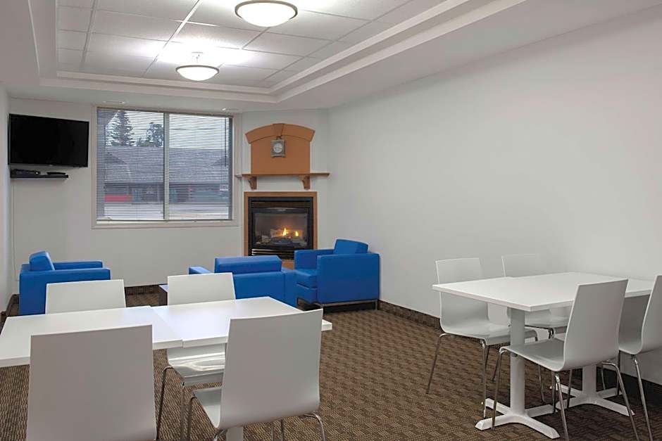 Days Inn by Wyndham Whitecourt