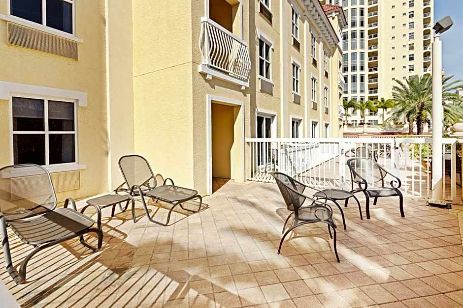 Hampton Inn By Hilton & Suites St. Petersburg/Downtown