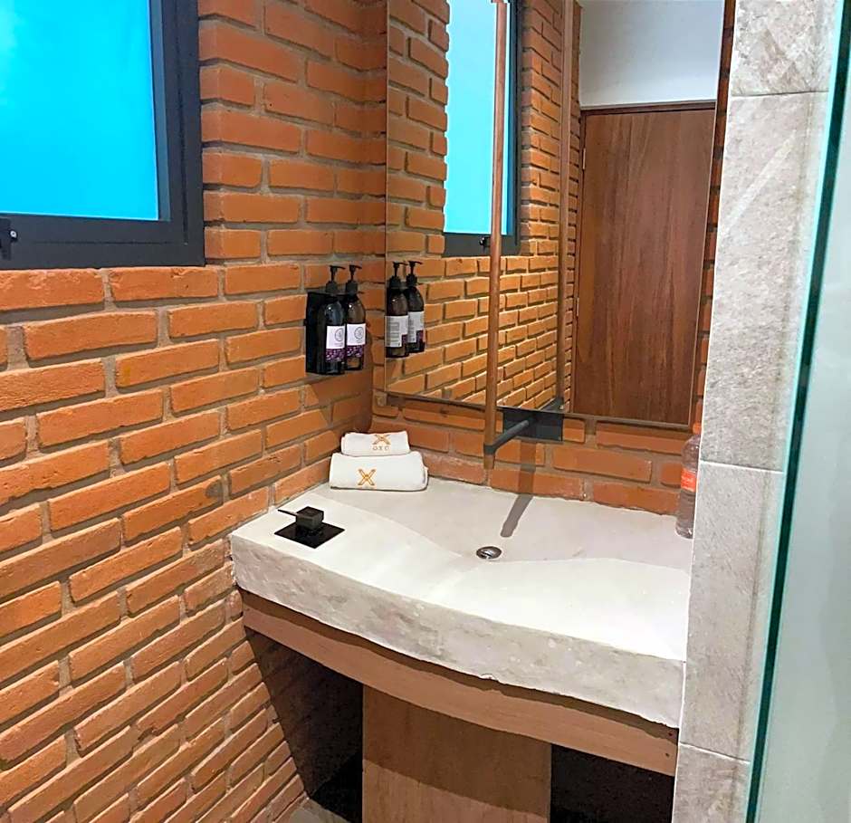 Hotel Oxú Solo adultos