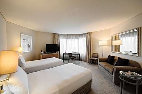 2 Twin Classic City View