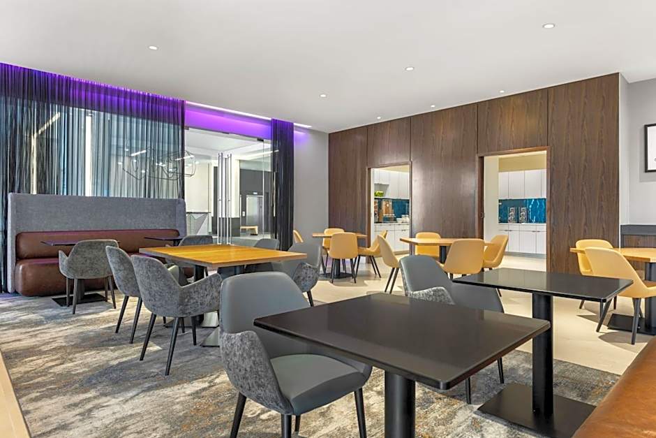Residence Inn by Marriott New York The Bronx at Metro Center Atrium