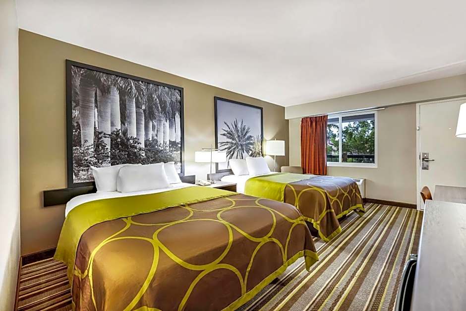 Super 8 by Wyndham Riviera Beach West Palm Beach