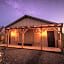 -Pet Friendly- Miners Cabin #5 -Two Double Beds - Private Balcony