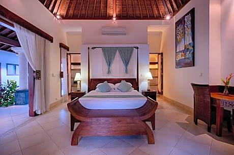 Garden View 2-Bedroom Suite with Terrace Room