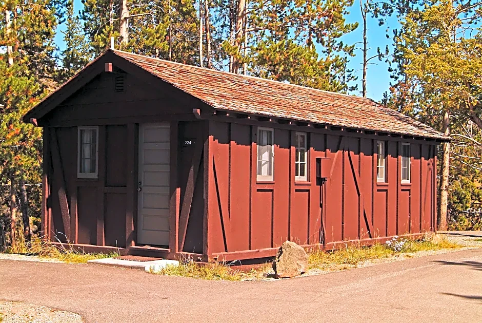 Old Faithful Inn