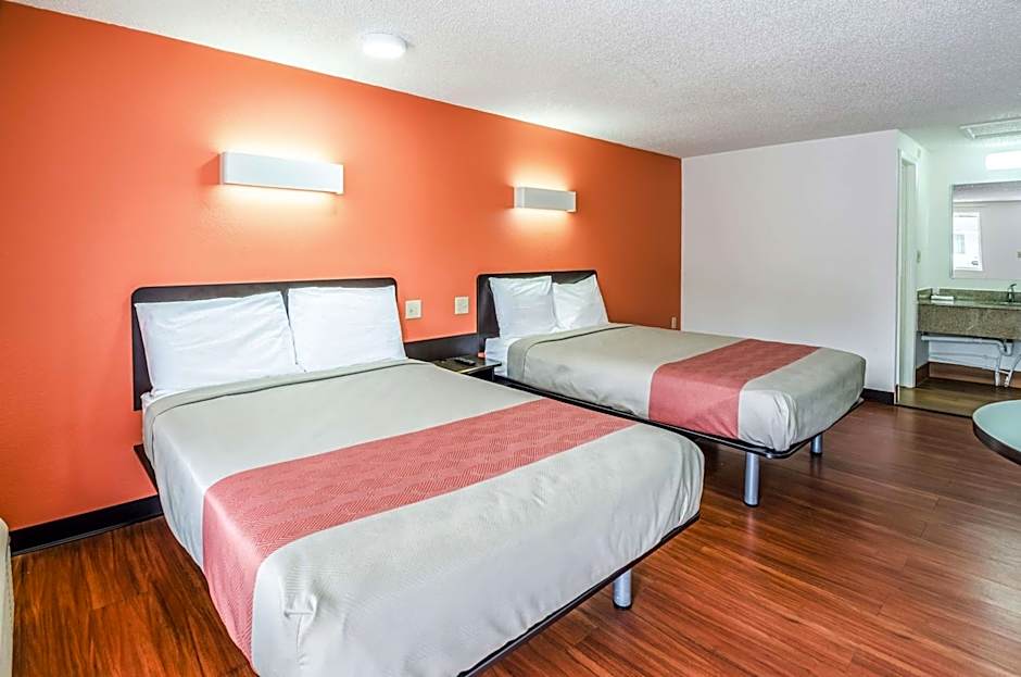 Motel 6-Troutville, VA