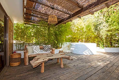 Queen Room with Garden View