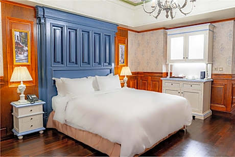 Superior Family Room