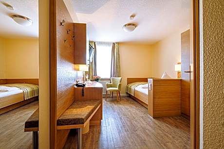 Einzelzimmer Im Nebengebäude