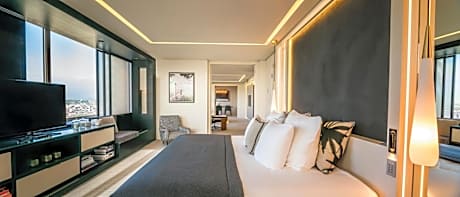 Suite with City View