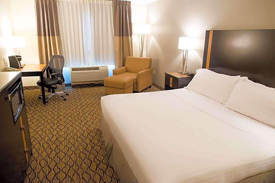 Holiday Inn Express Hotel & Suites Chanhassen By IHG