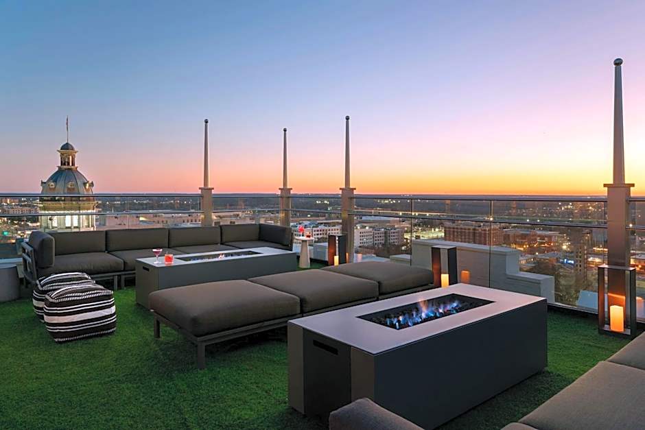 Moxy Columbia Downtown