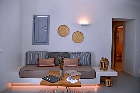 Superior Suite with Hot Tub and Sea View top level