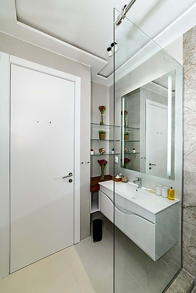 Belgrade Inn Garni Hotel