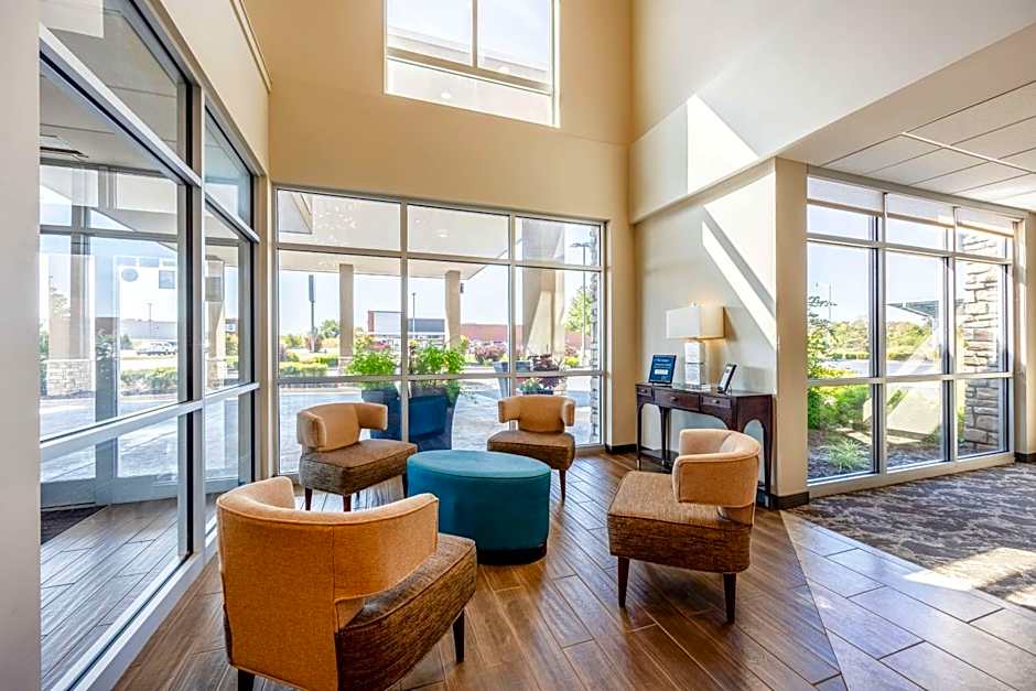 Best Western Plus Bolivar Hotel & Suites