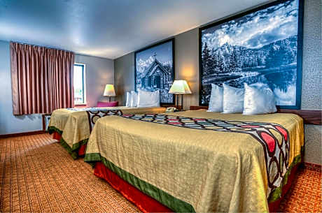 Queen Room with Two Queen Beds - Non-Smoking
