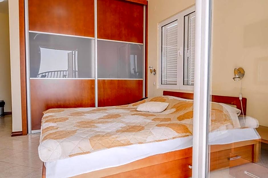 Hotel R