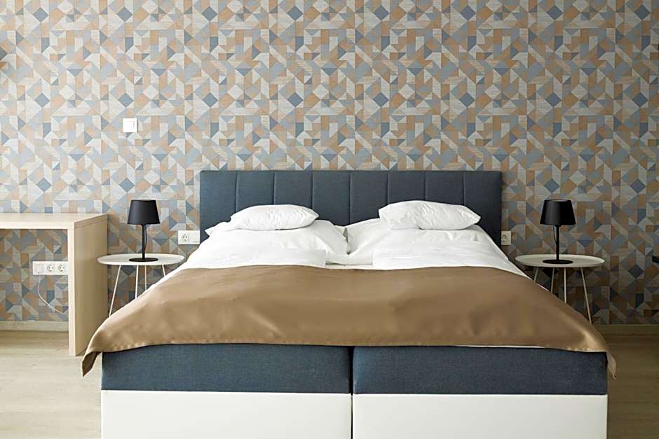 Parizs Garden Apartments