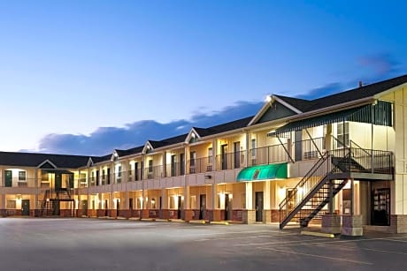 Super 8 by Wyndham Mifflinville Near Bloomsburg