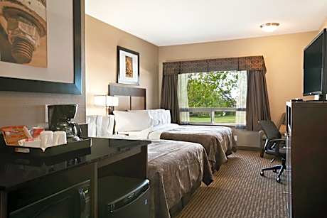 Queen Studio with Two Queen Beds - Non-Smoking