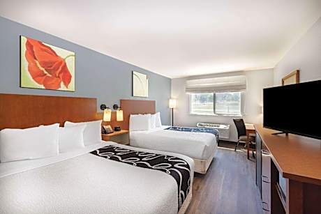 Queen Room with Two Queen Beds - Disability Access