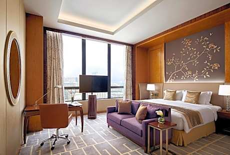 Sky King or Queen Room with Side Harbor View