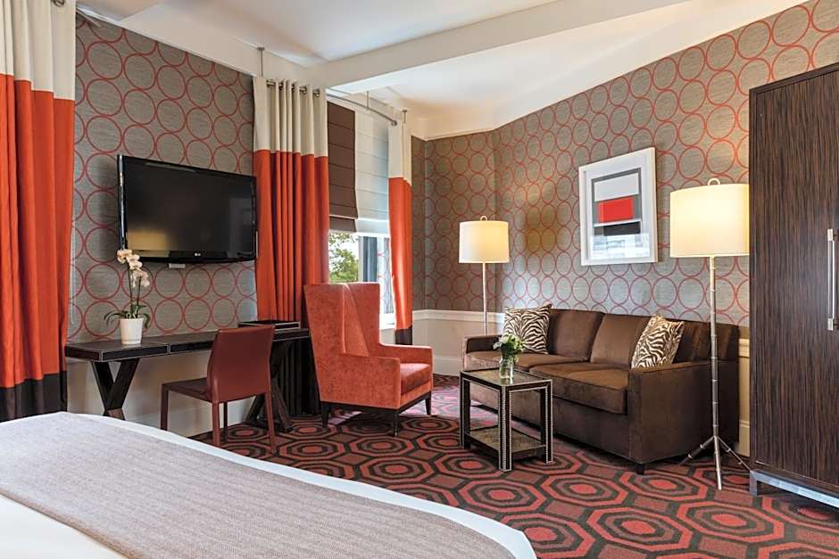 Empire Hotel