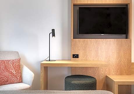 Deluxe Queen Queen Valley View