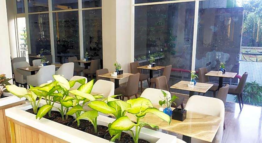 Surabaya River View Hotel