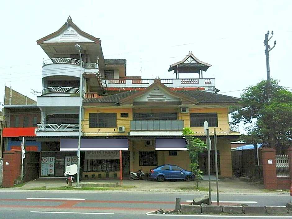 OYO 2703 Hotel Transit 1