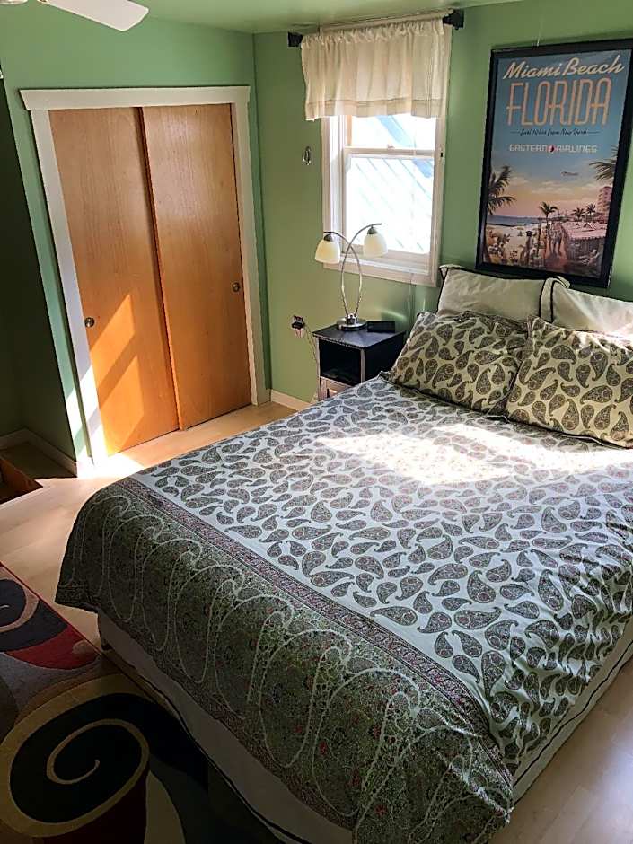 Red Elephant Inn Bed And Breakfast