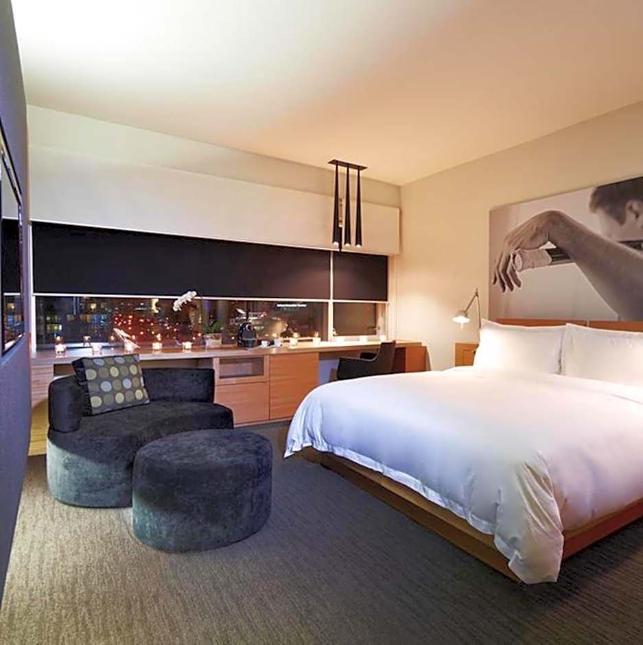 Hotel Le Germain Maple Leaf Square