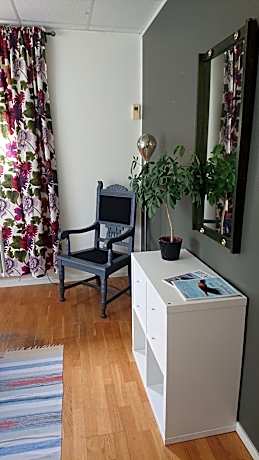 Standard Twin Room with Shared Bathroom