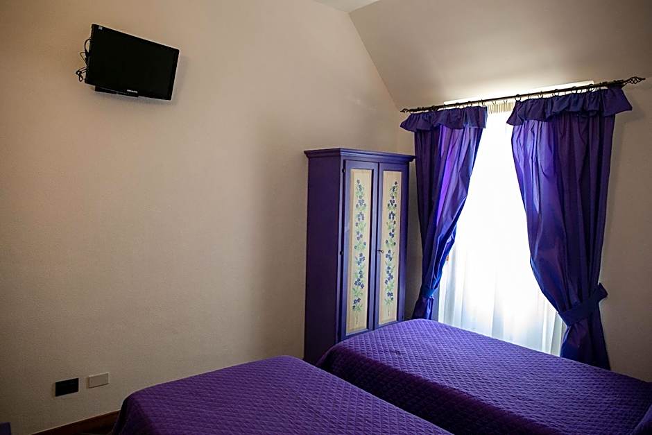 La Villetta Food & Drink Rooms for Rent - No Reception -