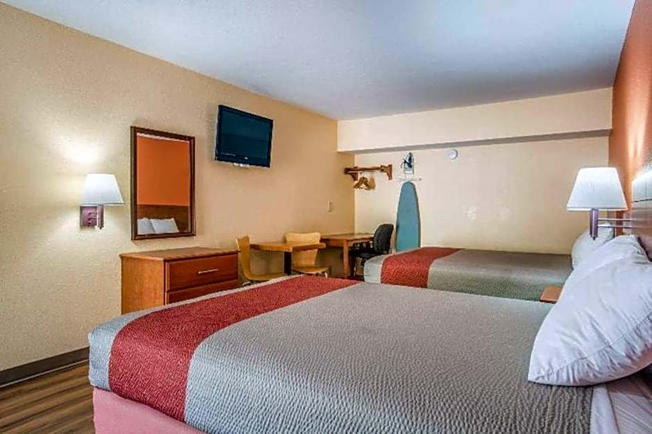 Rodeway Inn & Suites